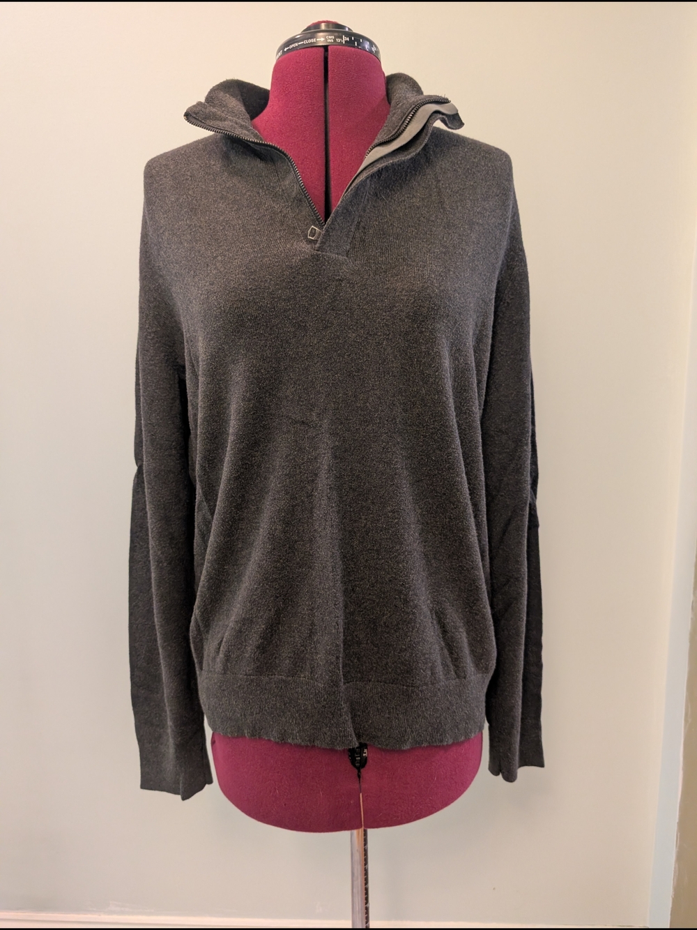 Banana Republic Dark Charcoal Gray Zip-Up Sweater